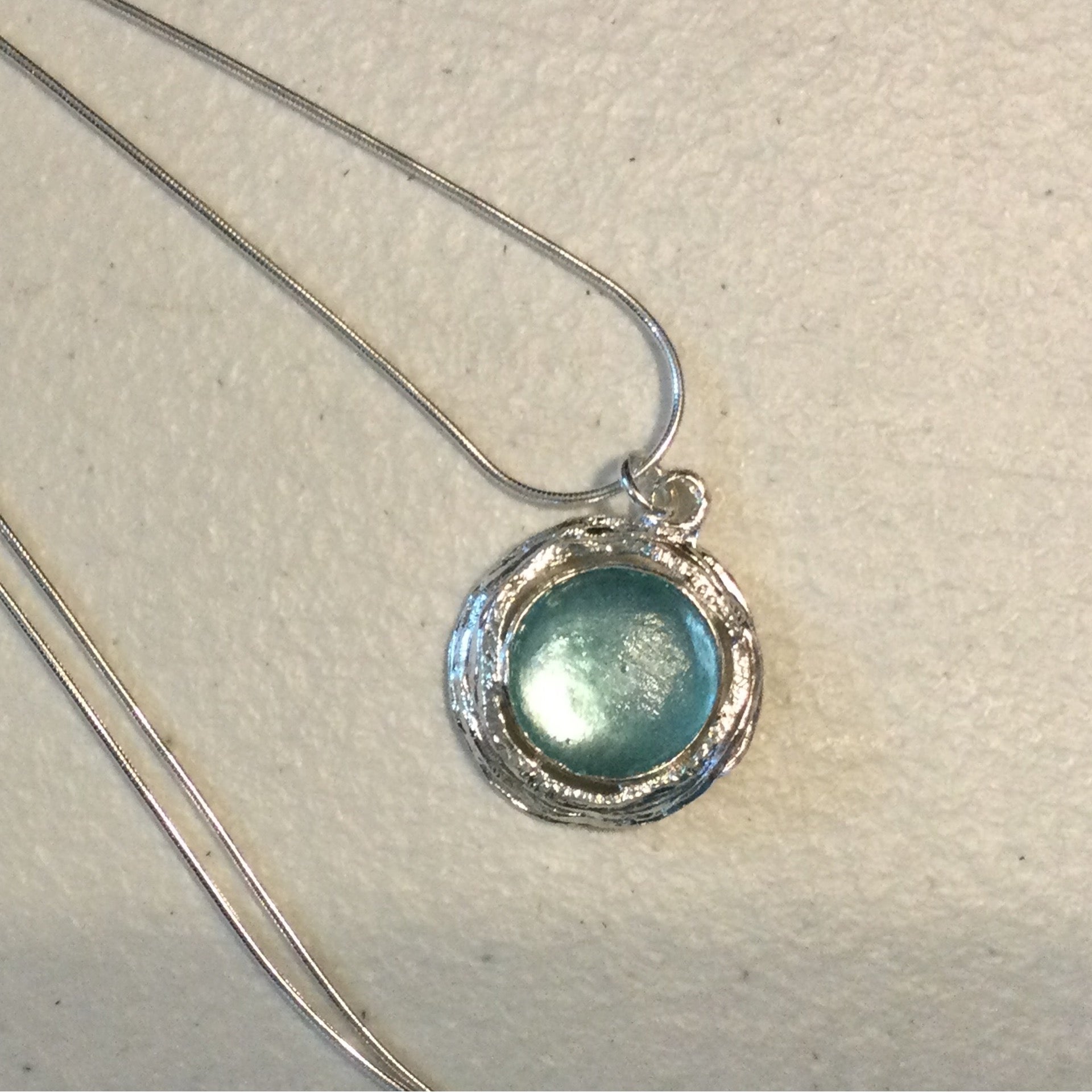 here's Rounded corners necklace 501 Necklace - Rounded Nest