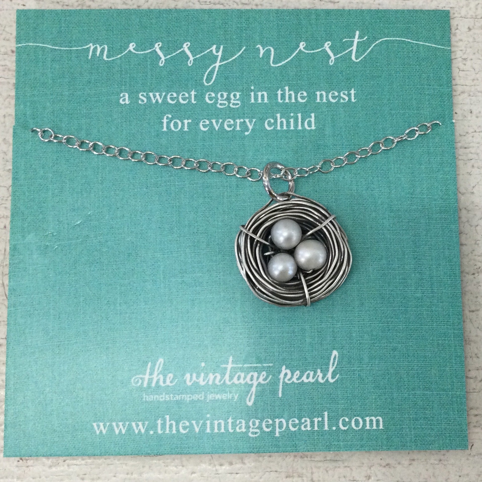 Messy Nest 3 Pearls Necklace